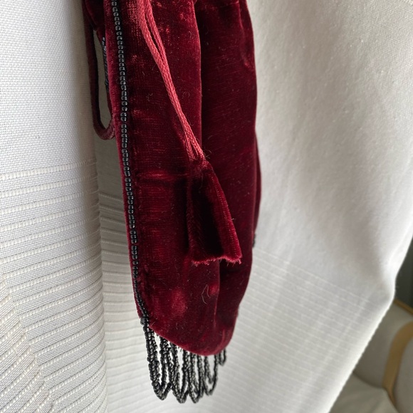 Velvet beaded bag with peacock  design - Picture 3 of 3